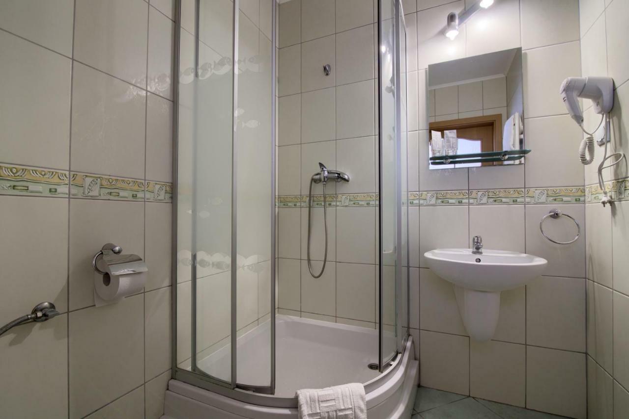 Nawigator Hotell Miedzyzdroje Exteriör bild