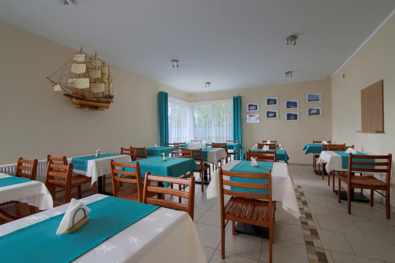 Nawigator Hotell Miedzyzdroje Exteriör bild