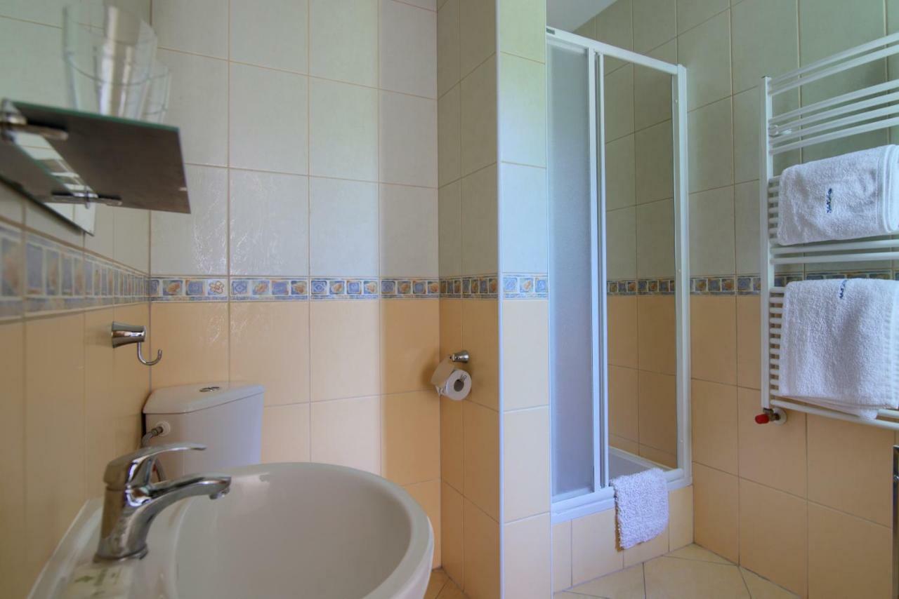 Nawigator Hotell Miedzyzdroje Exteriör bild